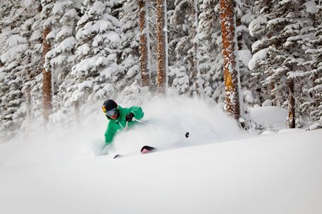 DeepPowder Skier AspenMAINcreditJeremySwanson