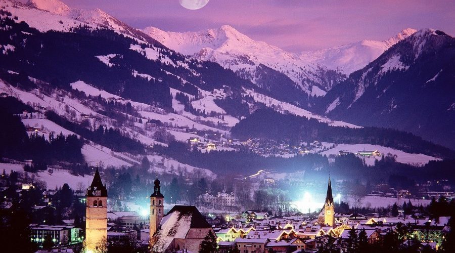 KAM 000138 Winter in the valley with pink sky Archiv Kitzbuehel Tourismus CREDIT Kitzbuehel Tourismus e1382965546488