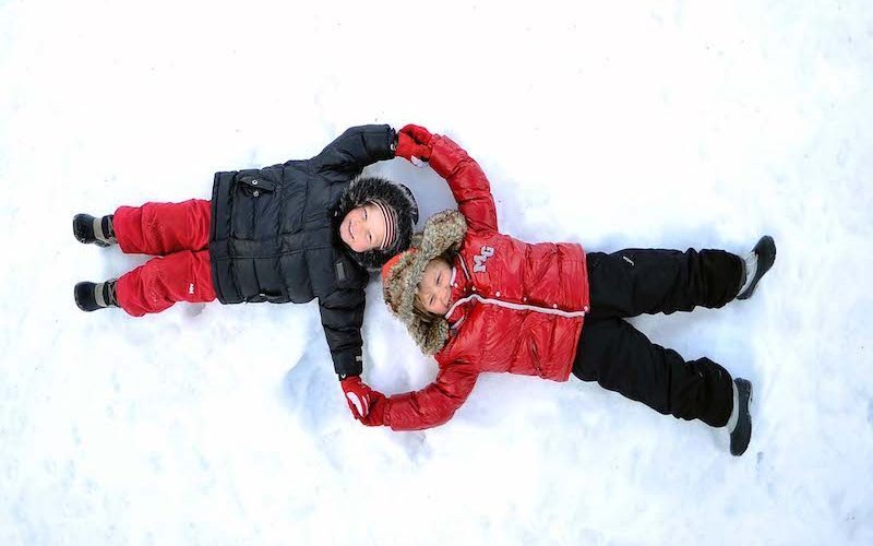 SCV042 Kids loving the snow in Serre Che ©Agence Zoom copy