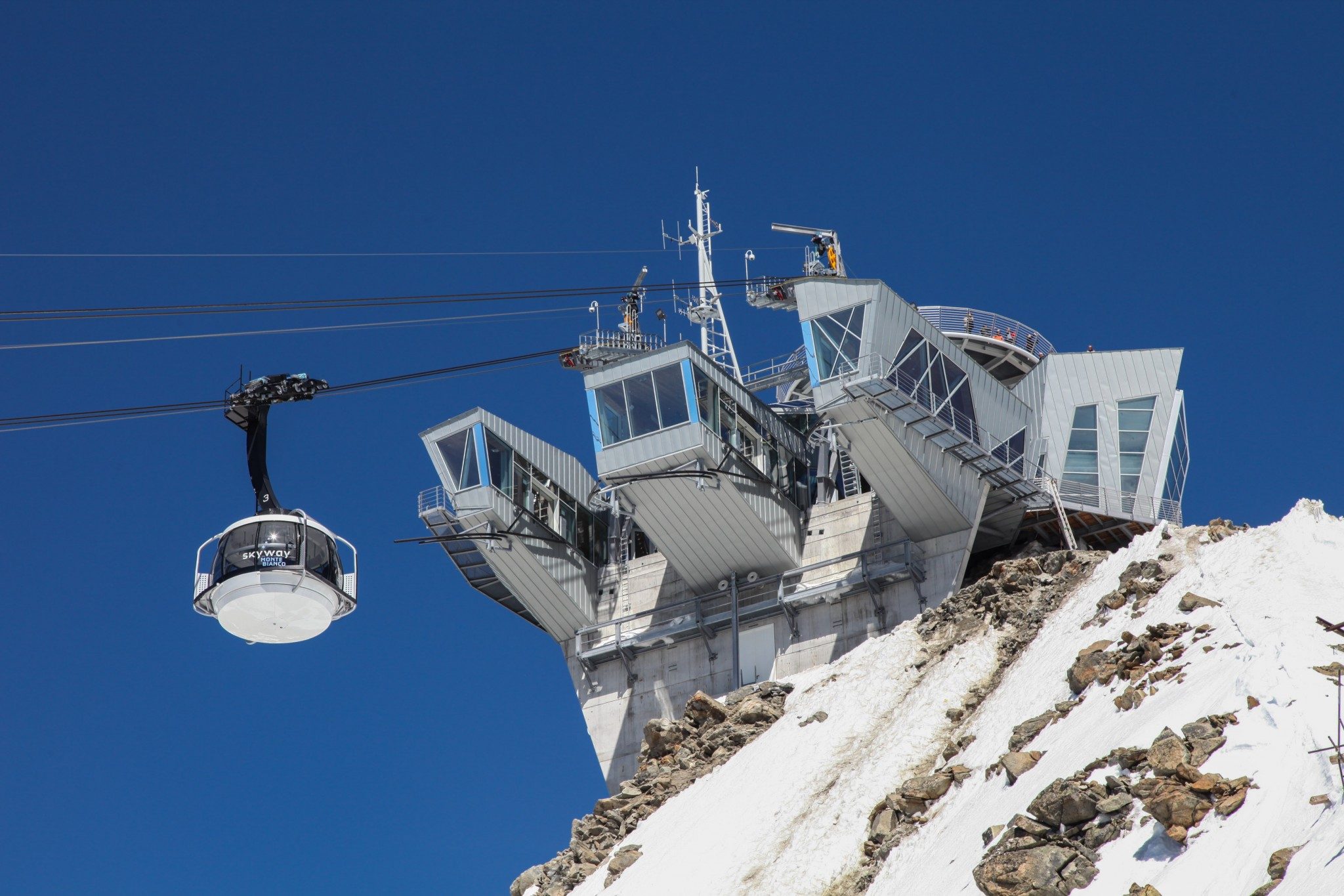 €110m + Courmayeur Mont Blanc Lifts - InTheSnow