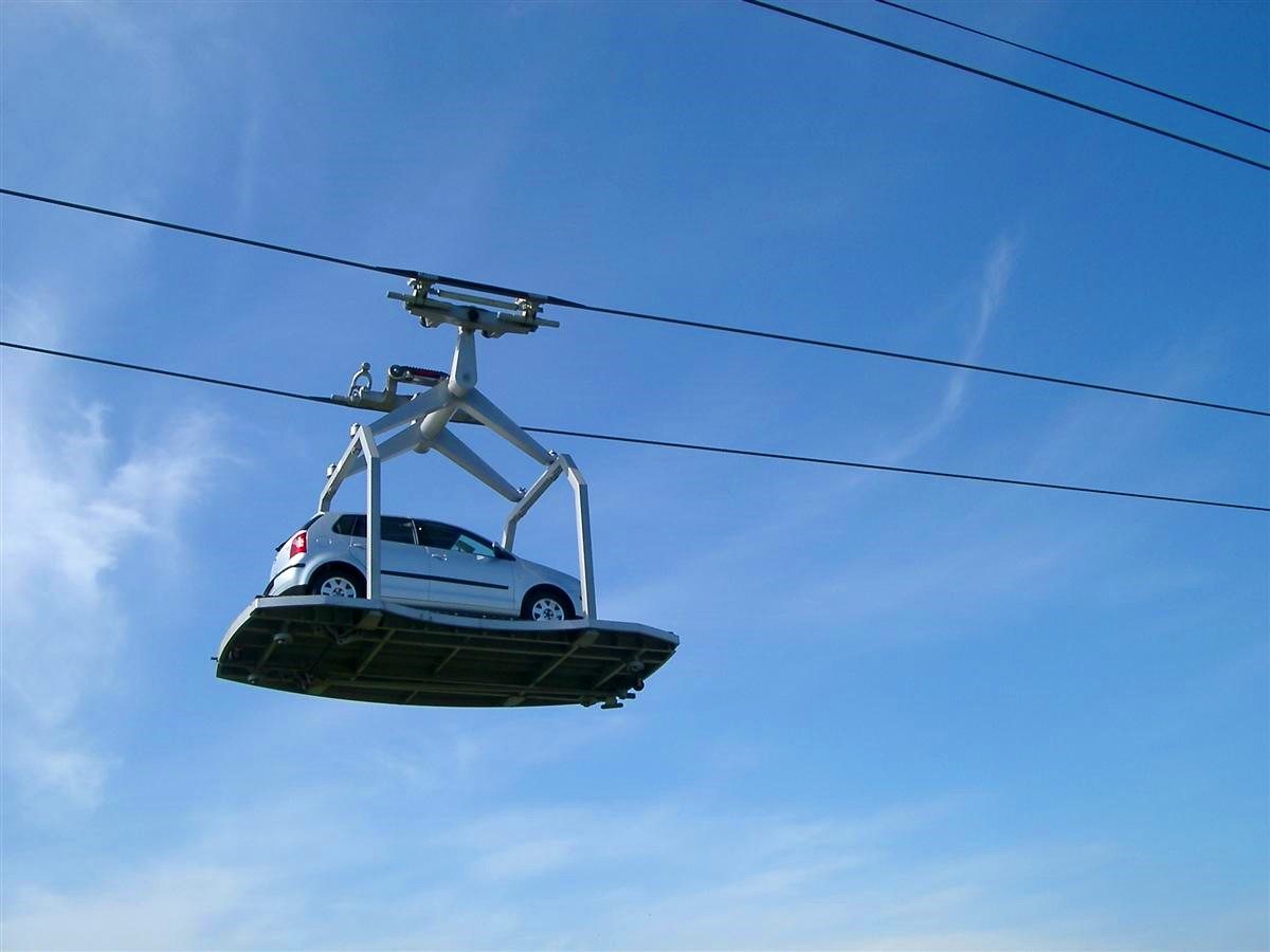 Amazing-Lifts-Car-lift-Sochi-Russia.jpg