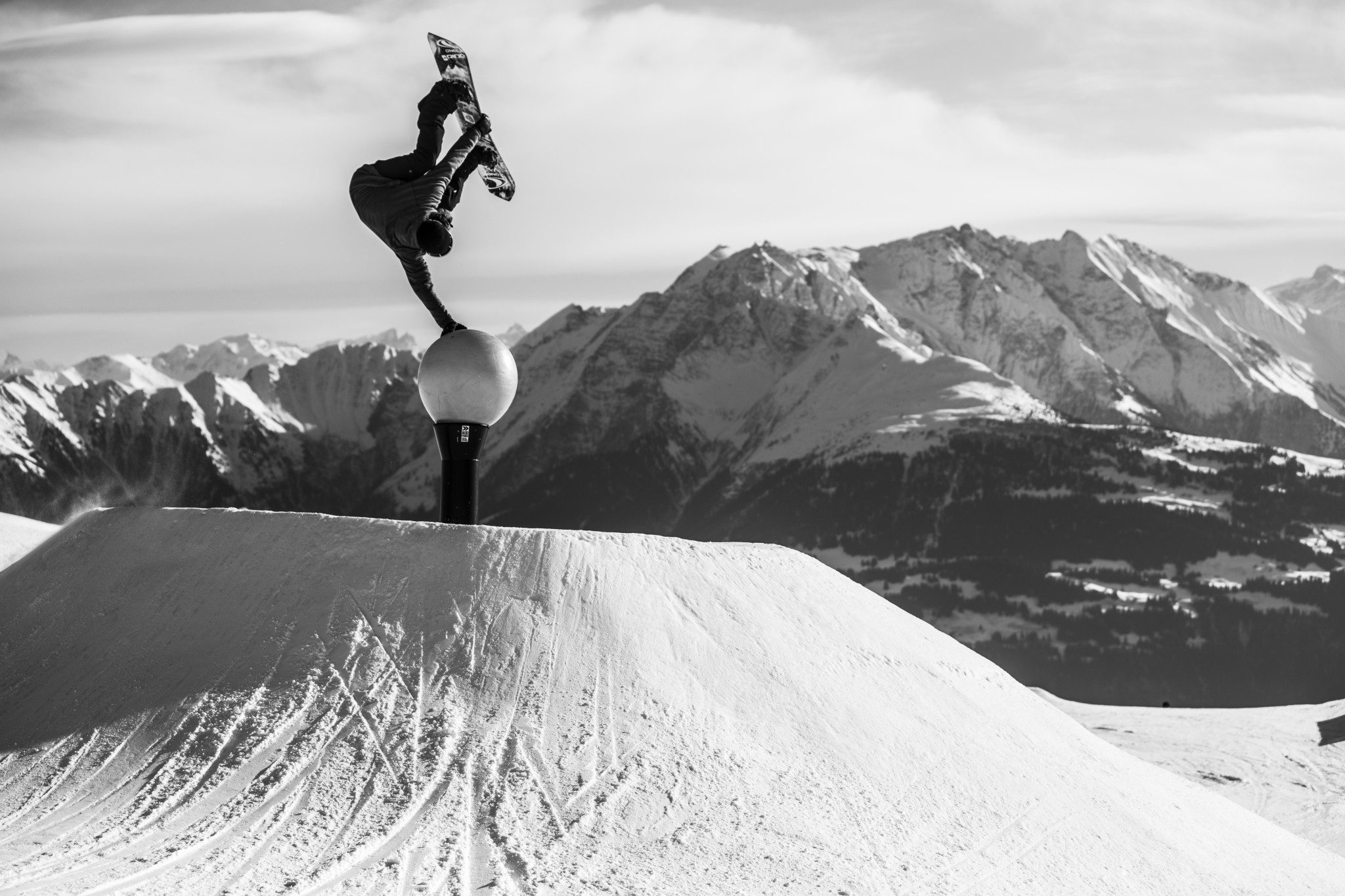 Is Skiing Finally As Cool As Boarding ?