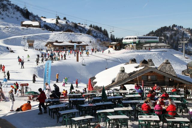 [HOW TO] 8 Ways to Cheap Ski Holidays