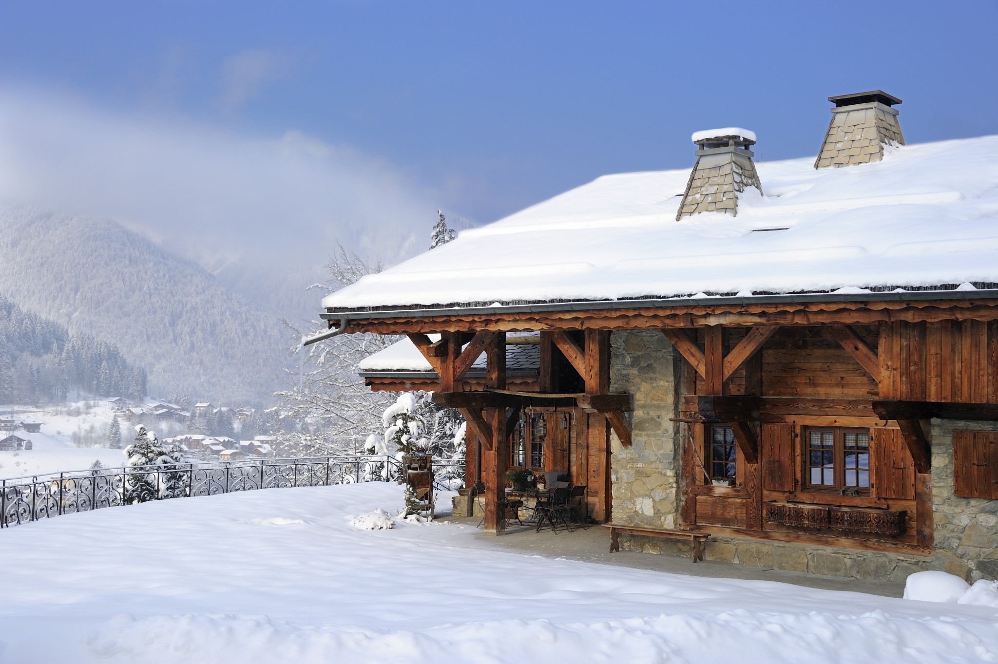 (How To Book) Low-Cost Ski Holidays