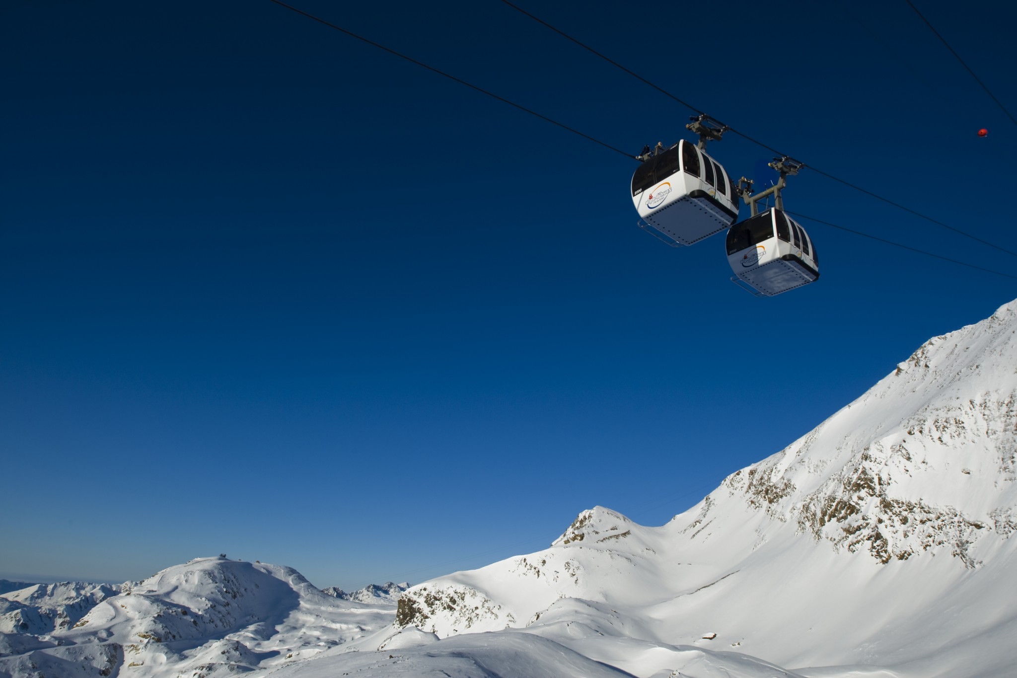 (How To Book) Low-Cost Ski Holidays