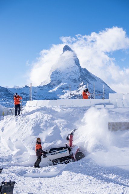 World’s Biggest Igloo Completed at Zermatt