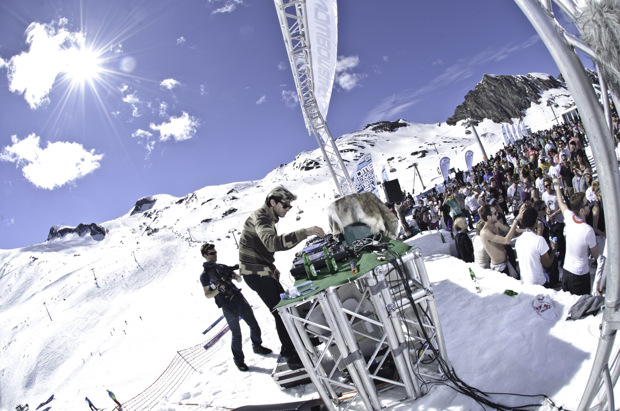 Snowbombing speed dating
