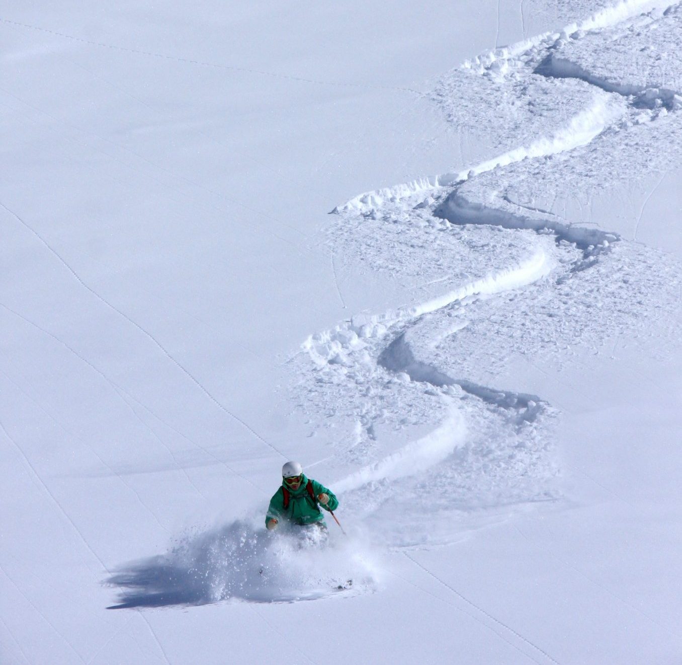 [SNOWHUNTER] Skiing is Bigger Than Brexit