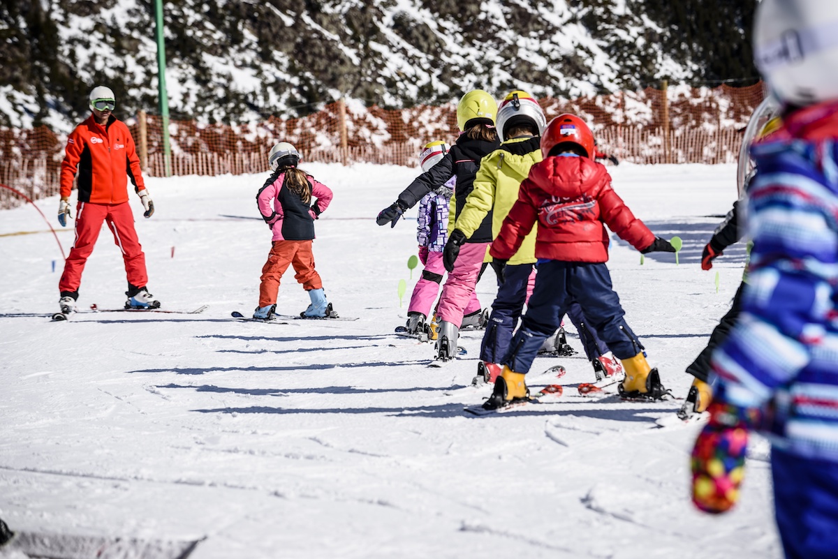 8 Reasons Why Family Skiing Holidays are the BEST Family Holidays
