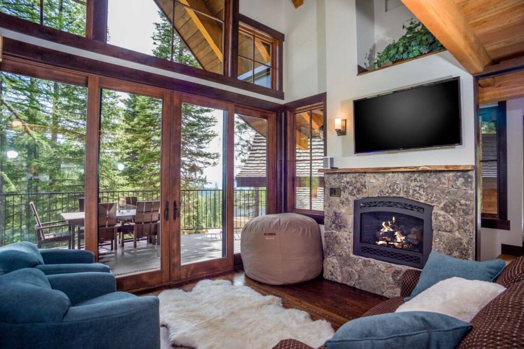 World&#8217;s First Ski-in/Ski-out Treehouses to Open for Winter 17-18