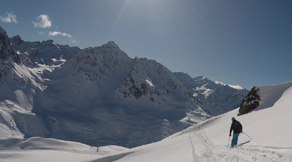 Pyrenean Powder Hunting