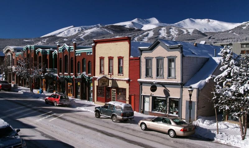 Breckenridge To Offer Skiing To End of May