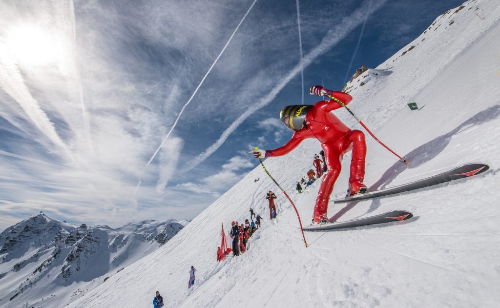 The fastest ski race in the world concludes with British skier Jan Farrell in 8th position at 221kph