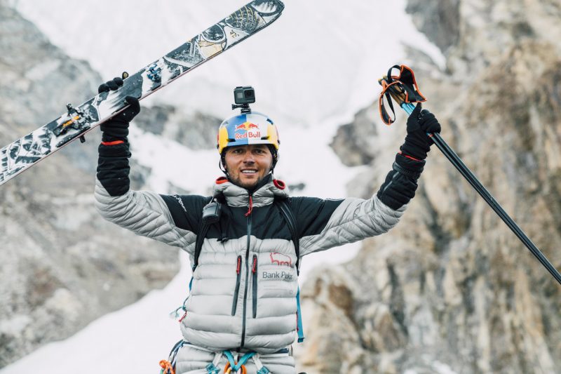 Extreme Skier Plans To Ski Down Everest Without Oxygen