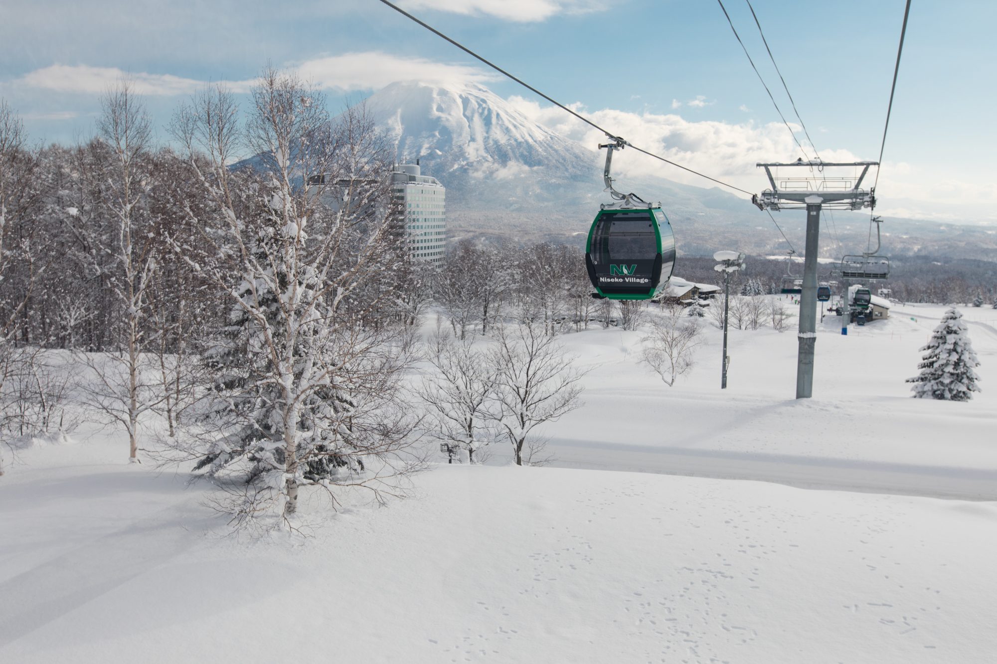 Incredible Powder, Incredible Culture &#8211; Skiing in Japan