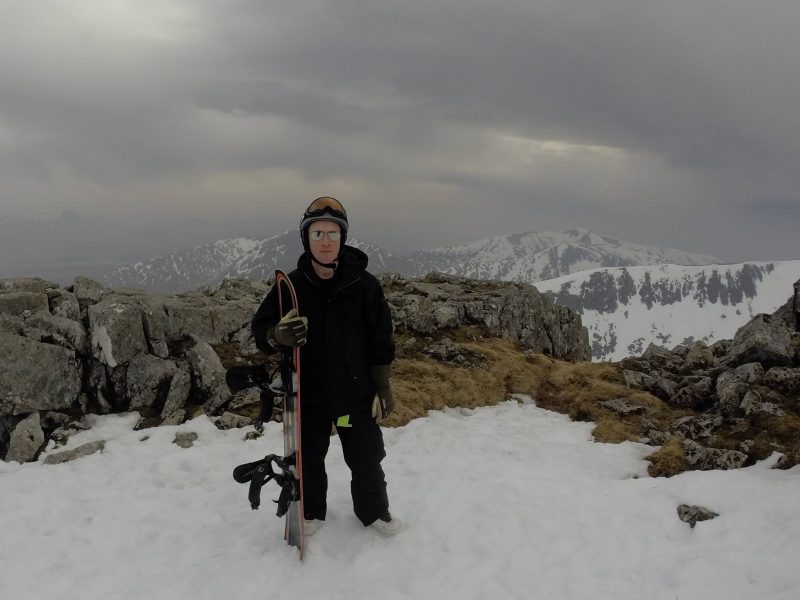 &#8216;Snowboarding Vicar&#8217; Aims to Ride All 6 UK Indoor Snow Centres in a Day for Charity