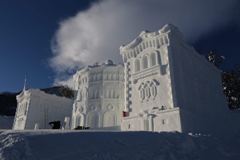 Chinese Snow Sculptures on Norwegian Pistes