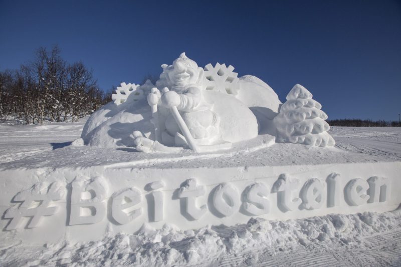 Chinese Snow Sculptures on Norwegian Pistes