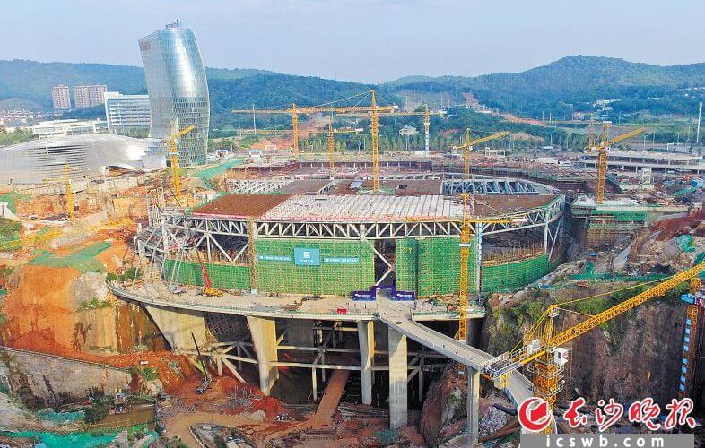 Latest Amazing Chinese Indoor Snow Centre Opens