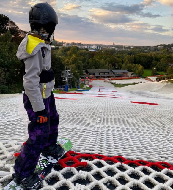 Dry Ski Slopes Re-open in England, But not Scotland