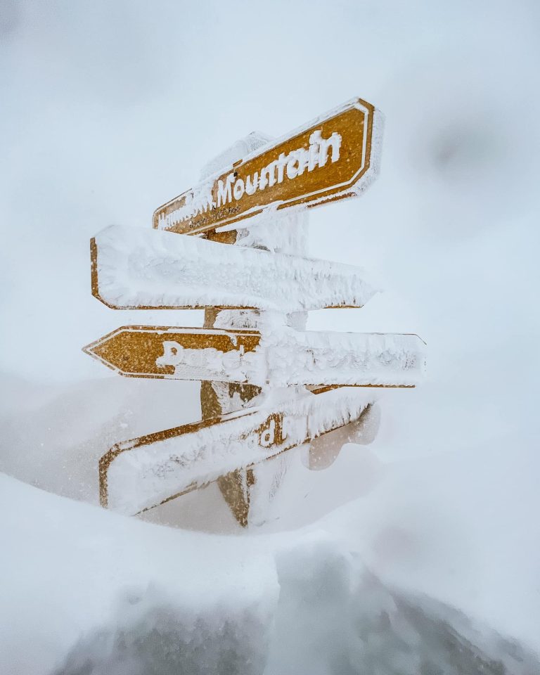 Huge Snowstorm Hits USA