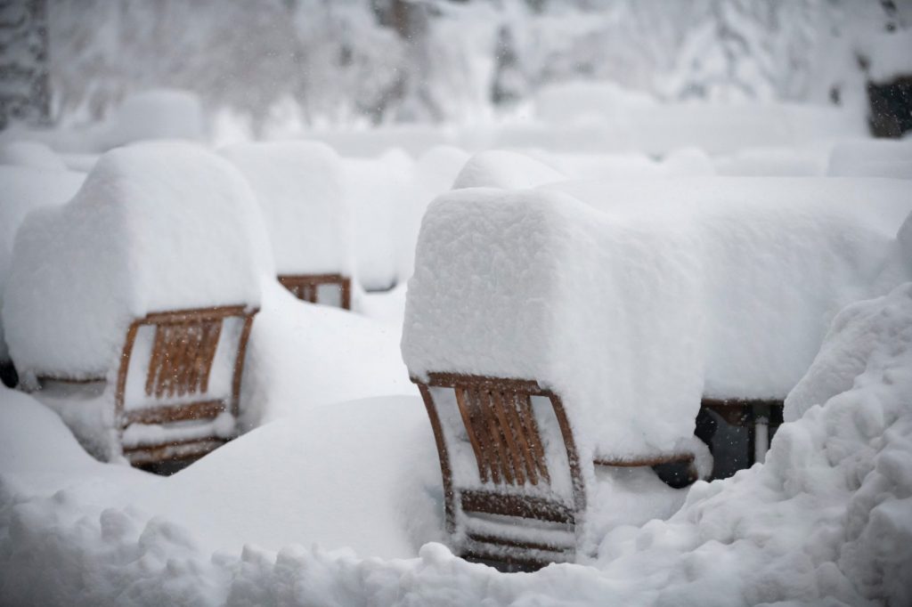 Huge Snowstorm Hits USA