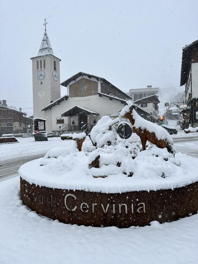 Turun Salju di Pegunungan Alpen Saat Ini