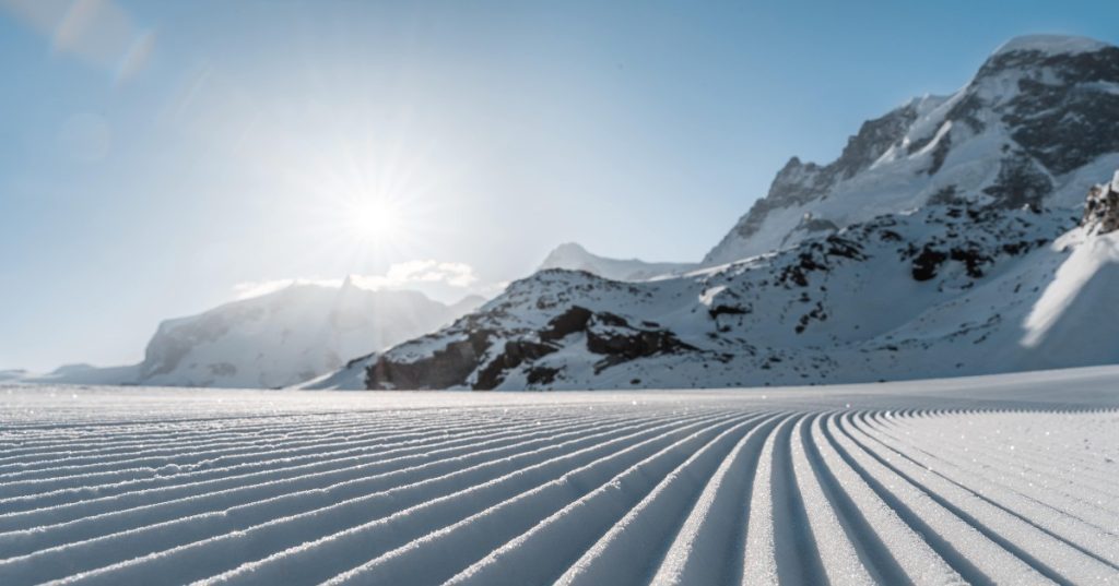 Ke mana harus bermain ski di bulan Desember?