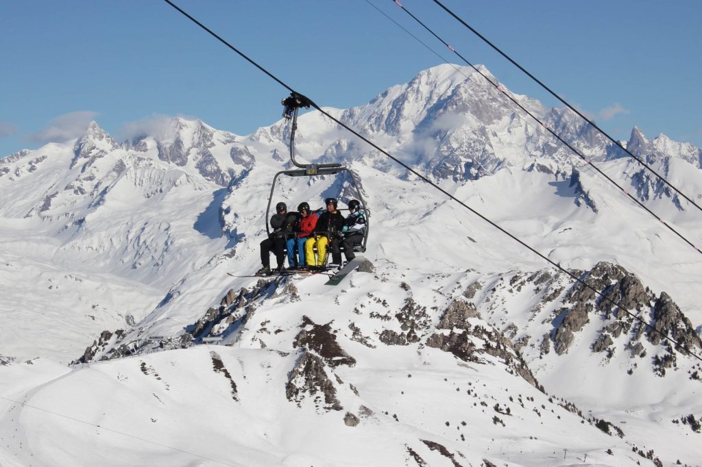 Friends in High Places &#8211; how solo ski holidays are growing