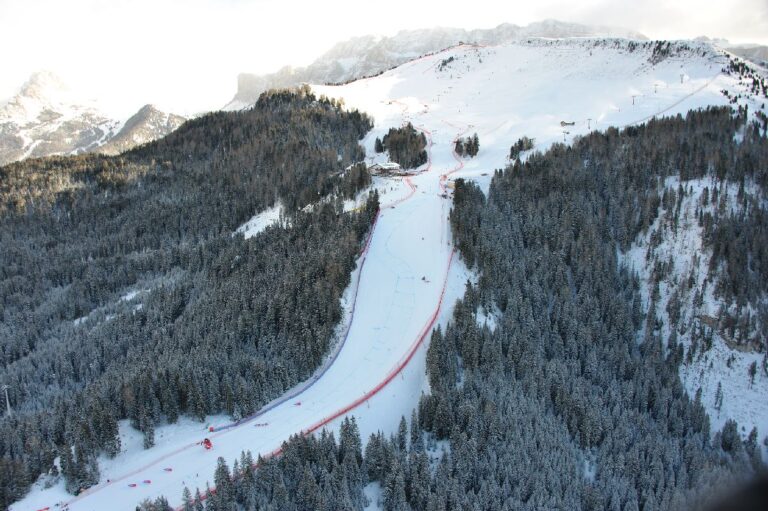 Val Gardena Kicks Off Winter 2025 with Festive Flair and World Cup Action