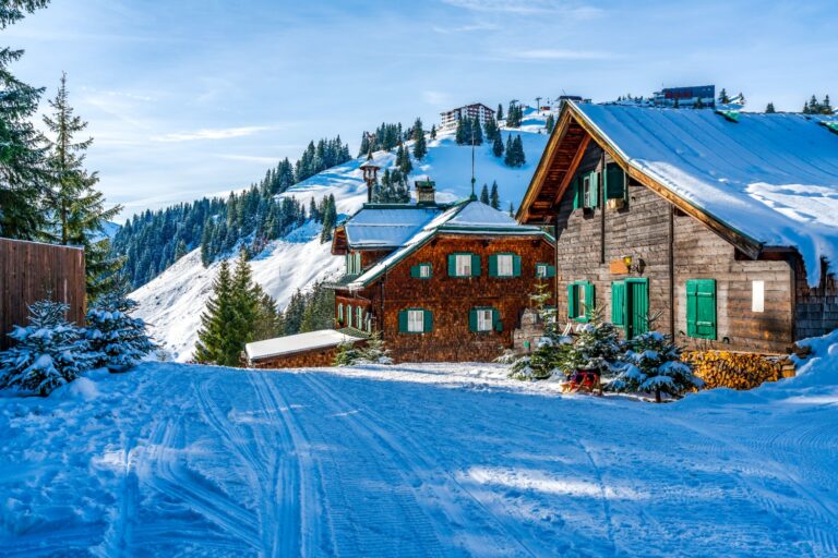 Short Break, Epic Escape: How a 3–4 Day Ski Trip Fits into Busy Lives