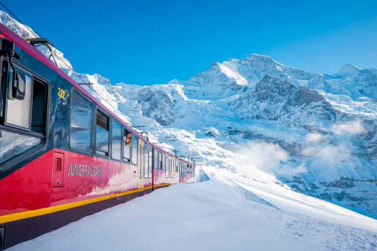 Short Break, Epic Escape: How a 3–4 Day Ski Trip Fits into Busy Lives