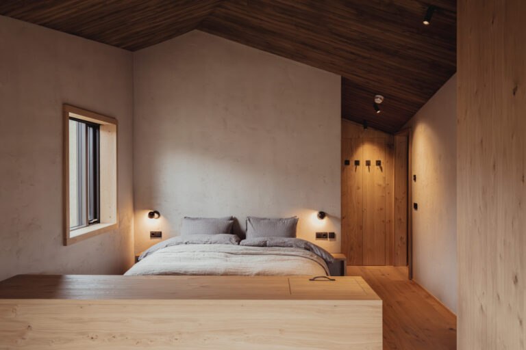 Into the Ice: Highland Base – Iceland’s Remote Retreat