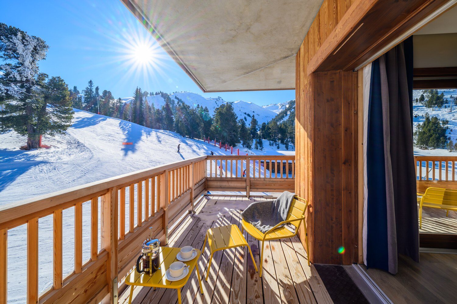 Yogi balcony